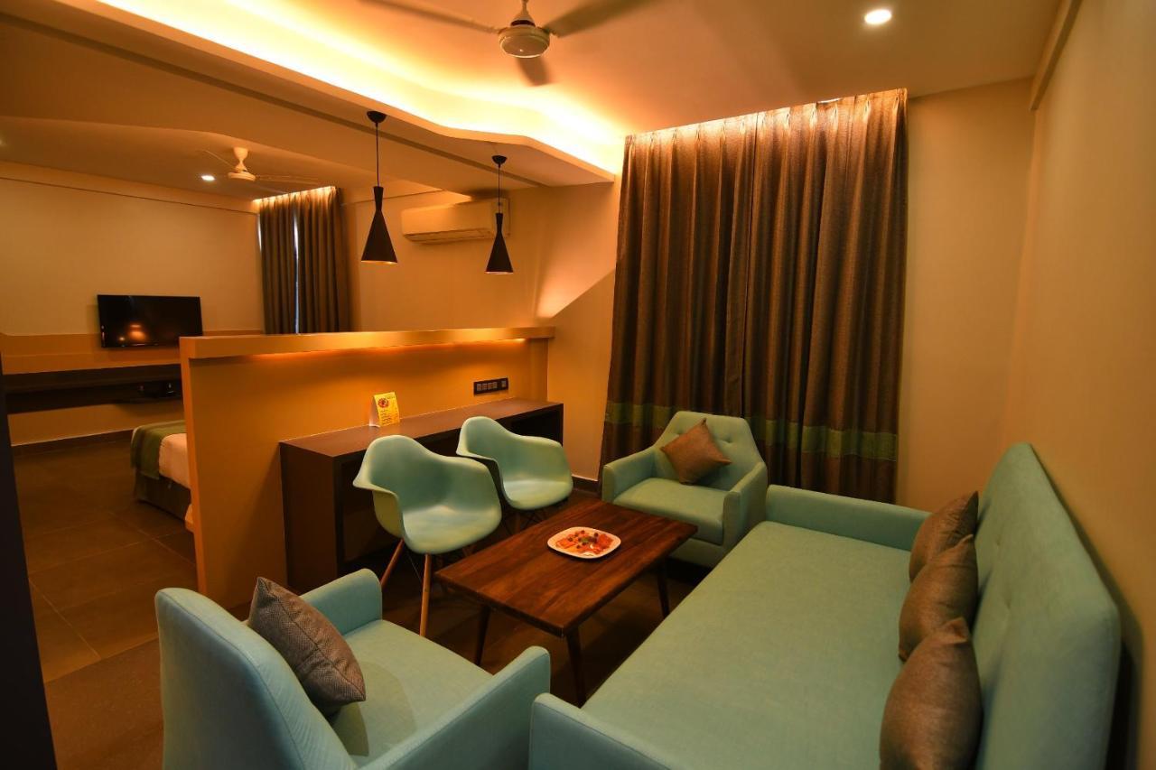 The Cent Hotel Hyderabad Ngoại thất bức ảnh
